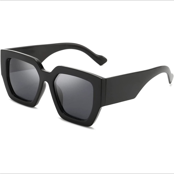 boutique Accessories - Bel Air Oversized Square Polarized Sunglasses